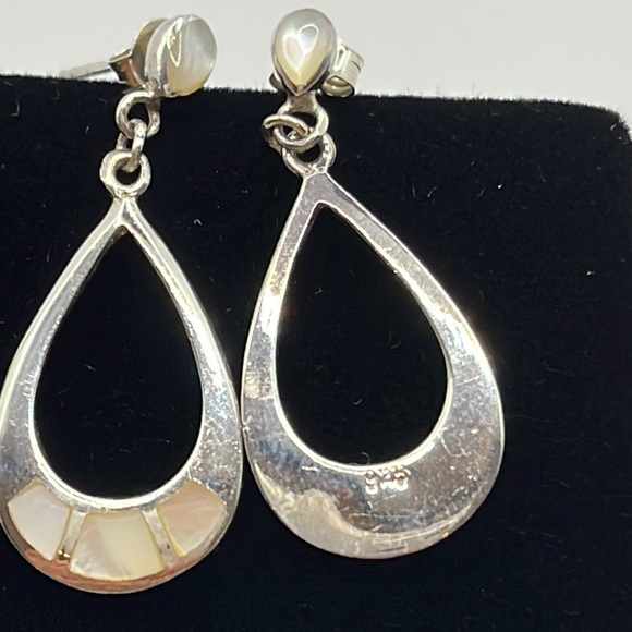 Teardrop Earrings with Pearl Inlay stone. 925 Pierced - Picture 5 of 9